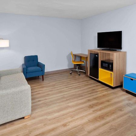 Days Inn & Suites By Wyndham Siler City Exteriér fotografie